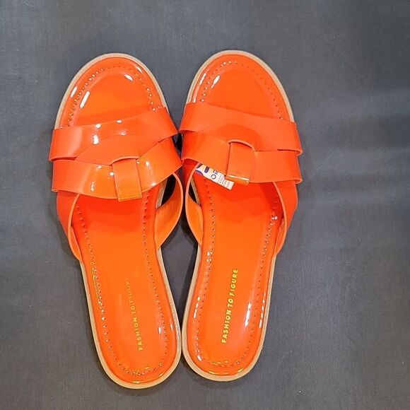 BRAND NEW FASHION TO FIGURE TIANA WIDE WIDTH SLIP-ON FLATS SANDAL - Picture 5 of 14